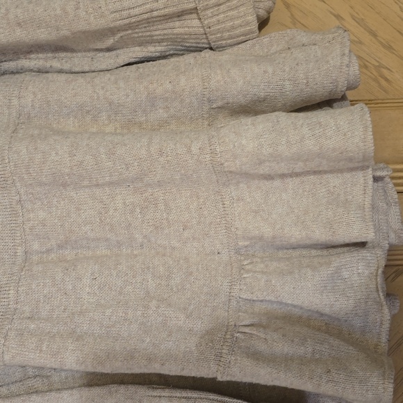 Look @ Me Oatmeal colored tiered Peplum button front sweater. Size large - Picture 9 of 9